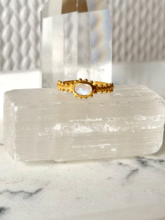 Golden Ballroom | Ring Collection