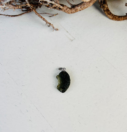 Pendentif en moldavite | Boucle en argent 925 | Pièces uniques