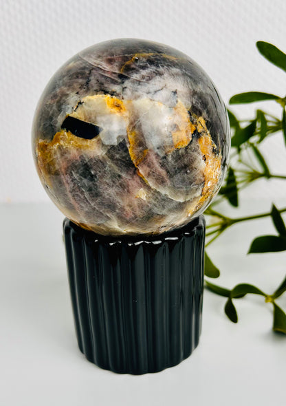 Sphère sombre en pierre de lune | Unique