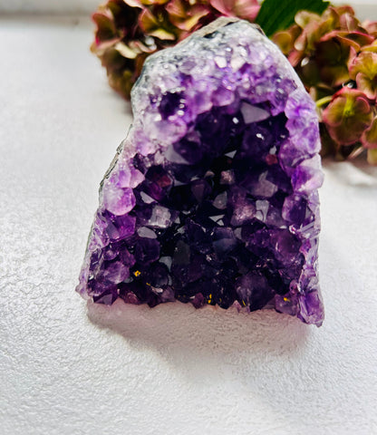 Amethyst-Stufe mit Sockel