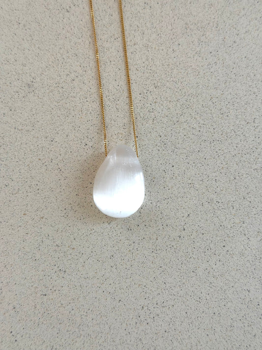 Gebohrter Selenit – Anhänger