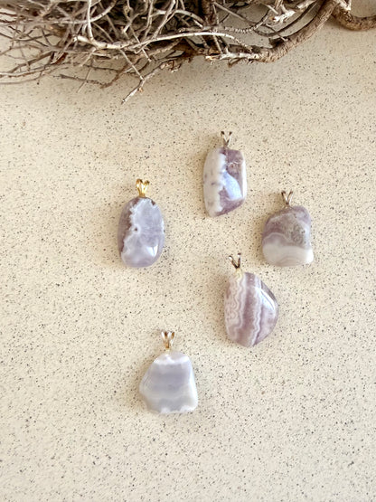 Collier pendentif améthyste calcédoine