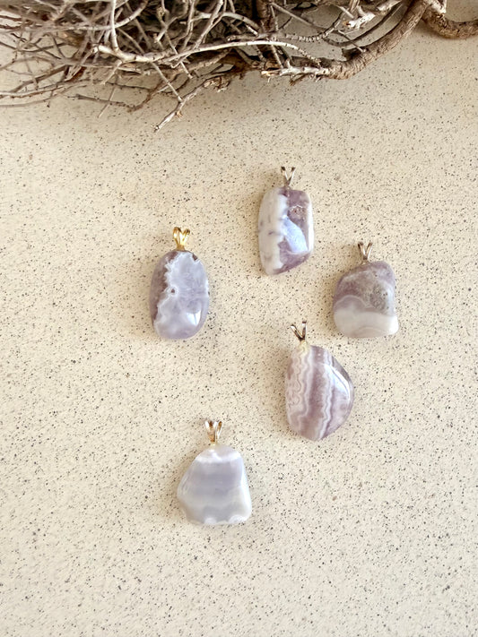 Collier pendentif améthyste calcédoine