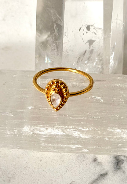 Golden Ballroom | Ring Collection