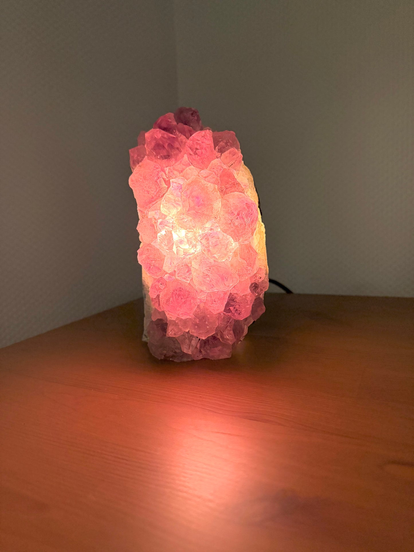 Kristalllampe aus Amethyst, Rosenquarz oder Bergkristall – natürliche Edelstein-Lampe