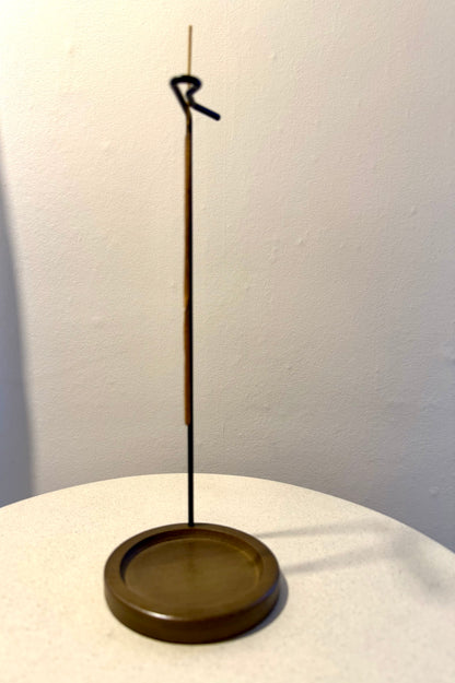 Hängender Räucherstäbchenhalter