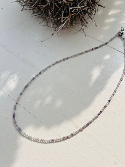 Fluorite – Collier délicat en pierres précieuses