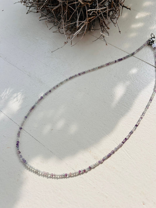 Fluorite – Collier délicat en pierres précieuses
