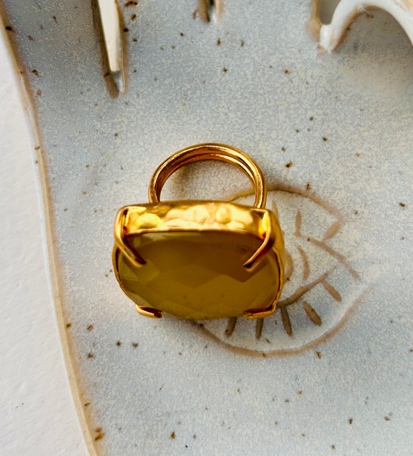 Bague en agate miel