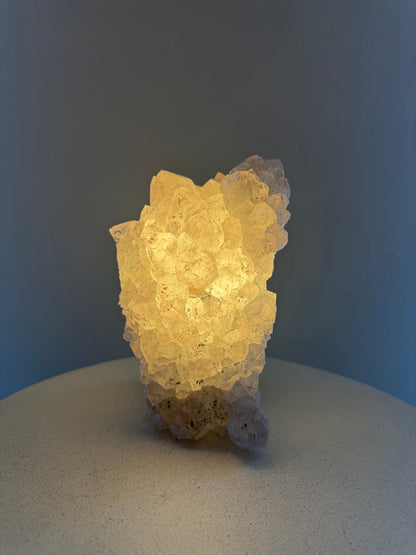 Kristalllampe aus Amethyst, Rosenquarz oder Bergkristall – natürliche Edelstein-Lampe