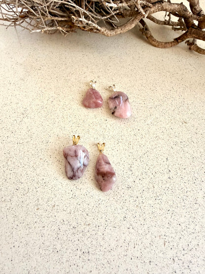 Collier pendentif en quartz fraise
