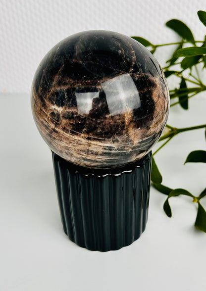 Sphère sombre en pierre de lune | Unique