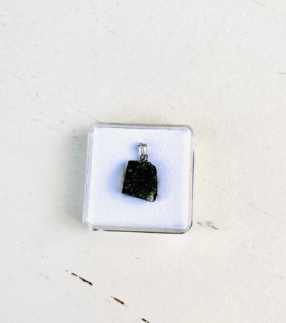 Pendentif en moldavite | Boucle en argent 925 | Pièces uniques