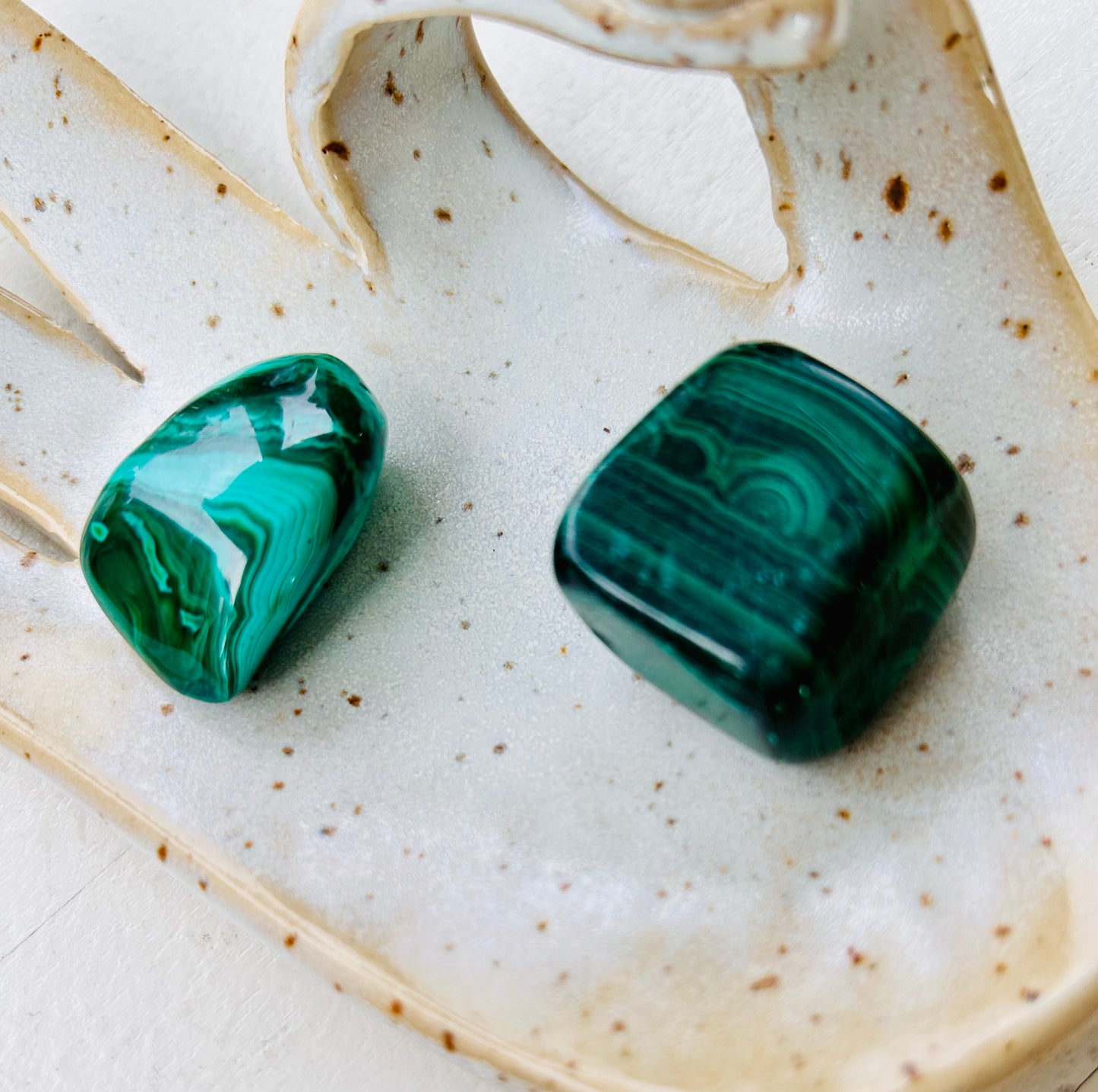 Pierre roulée en malachite