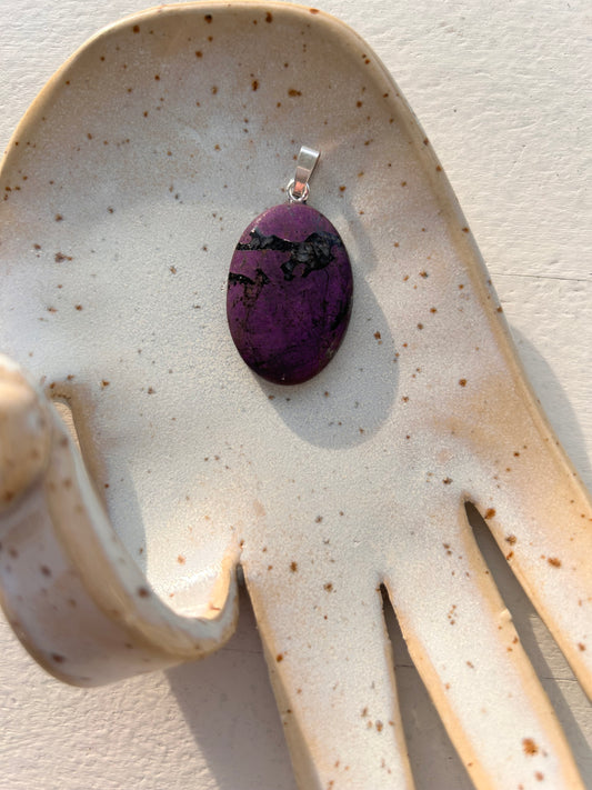 Pendentif en purpurite