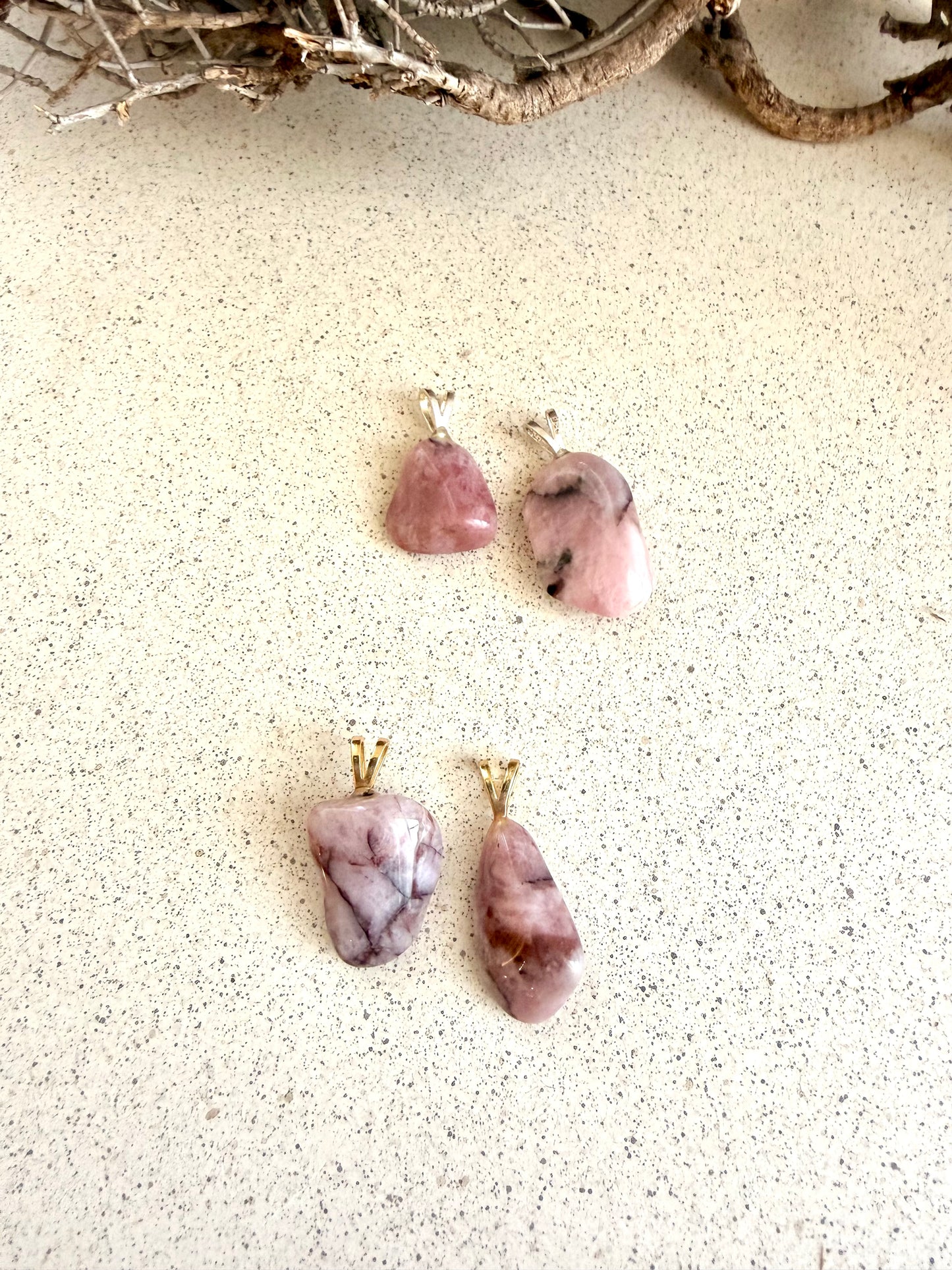 Collier pendentif en quartz fraise