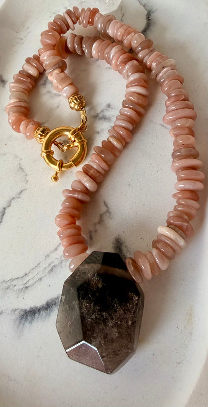 „Lunar Root“ – Mondstein & Rauchquarz Einzelstück Ketten