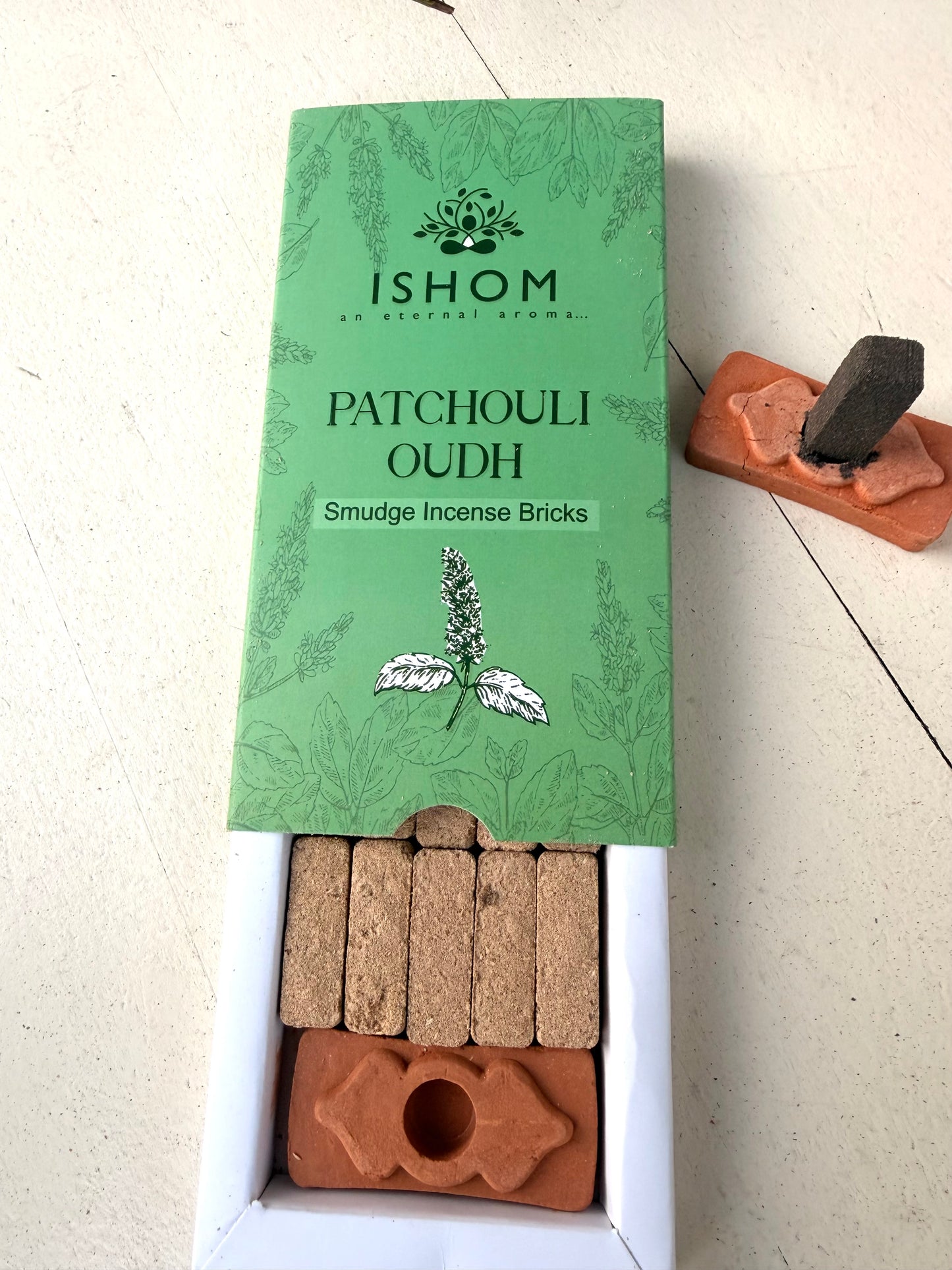 Natürliche Räuchersteine Kollektion – mit Terrakotta-Halter