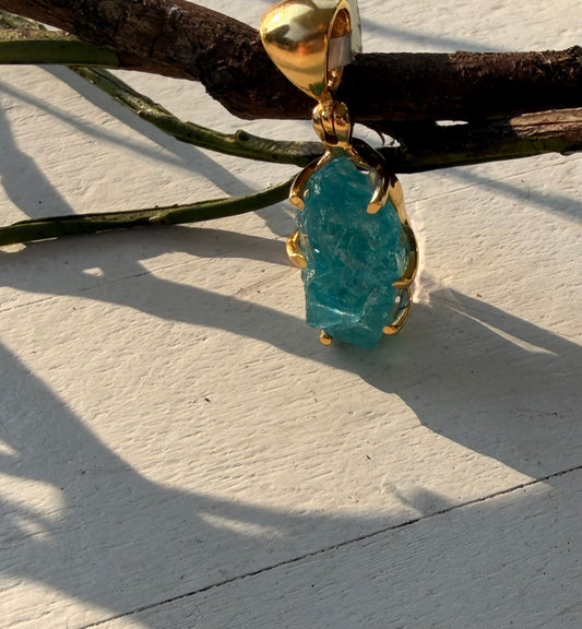 Apatit Rohstein Anhänger  – Einzelstück