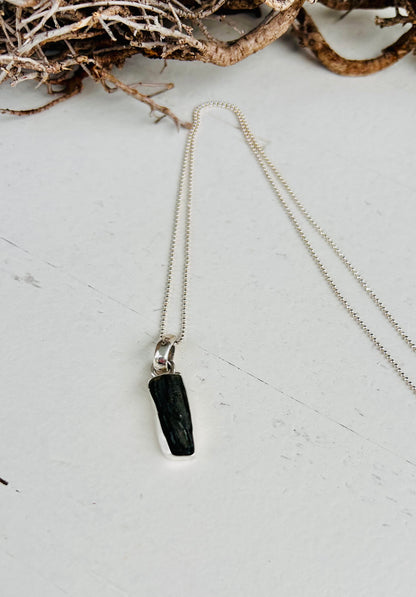 Pendentifs en moldavite | pièces uniques