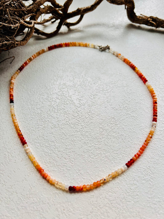 Collier opale de feu – lentilles à facettes