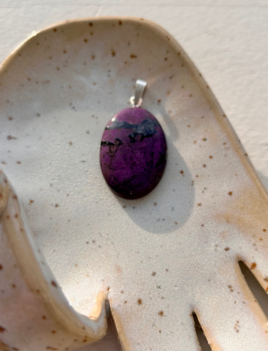 Pendentif en purpurite