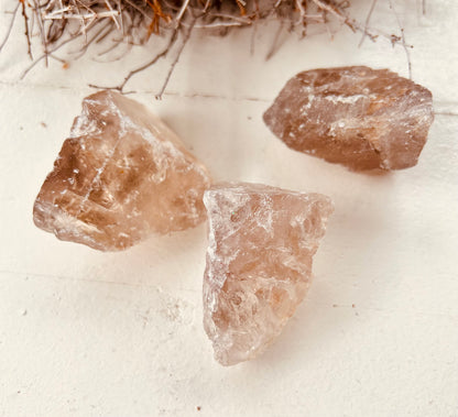 Pierre à eau en pierre brute de quartz fumé