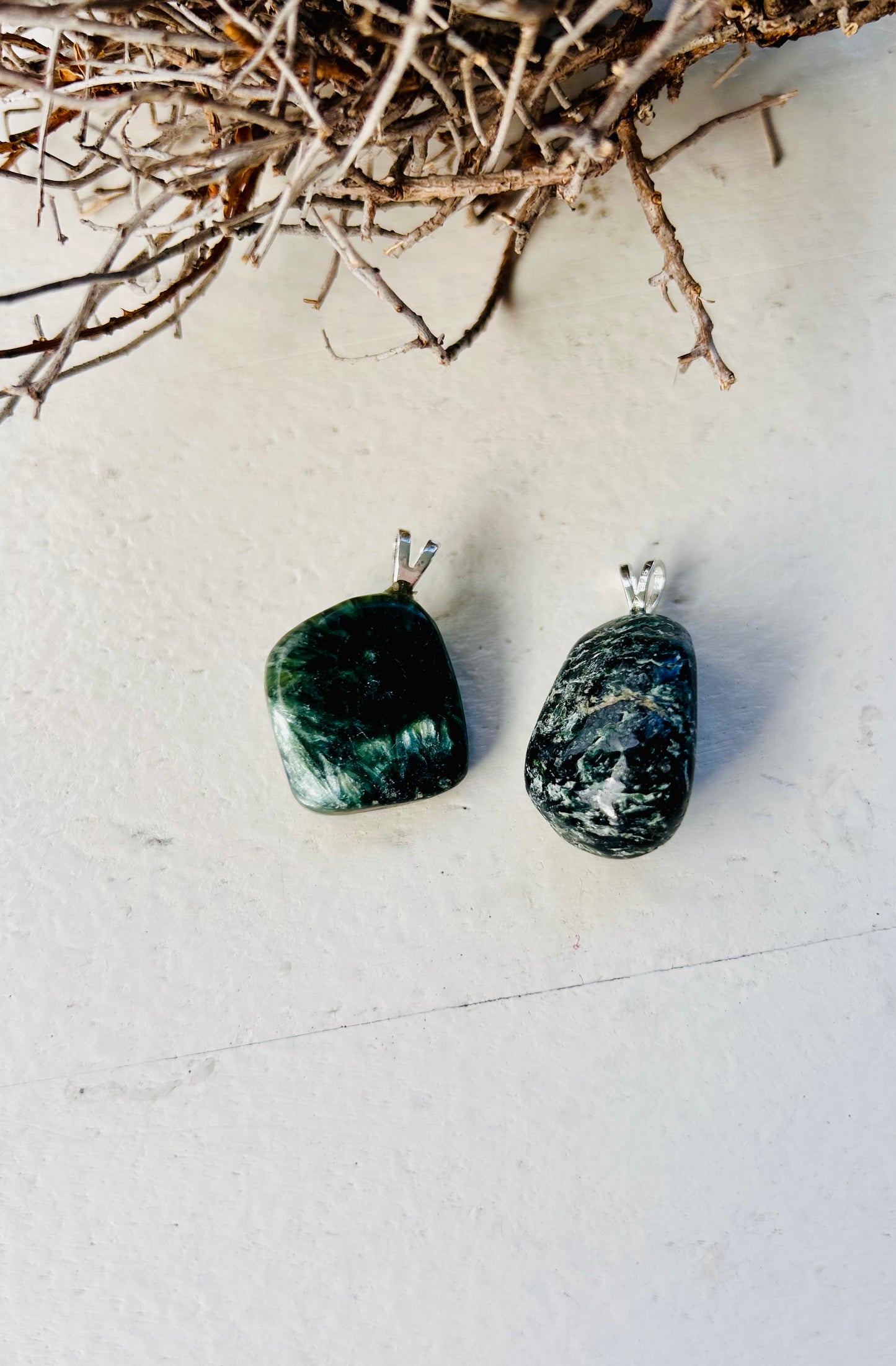 Collier pendentif en séraphinite
