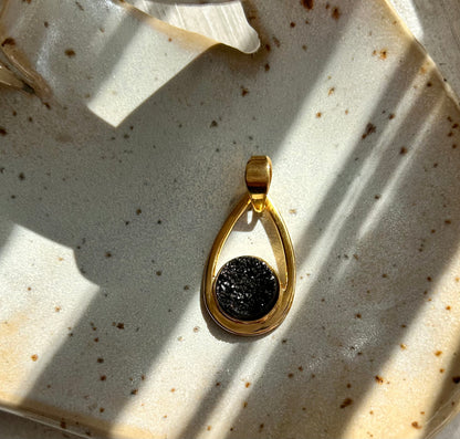 Pendentif en agate druzy noire | or