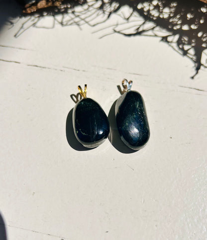 Pendentifs en diopside étoile noire