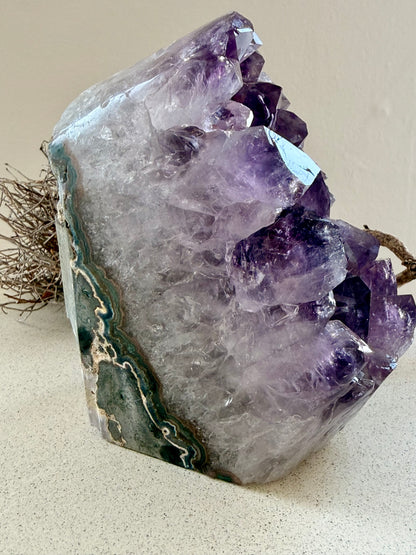 Helle Amethystdruse, 13x10 cm, zartes Lila, HejLuna Bruchsal
