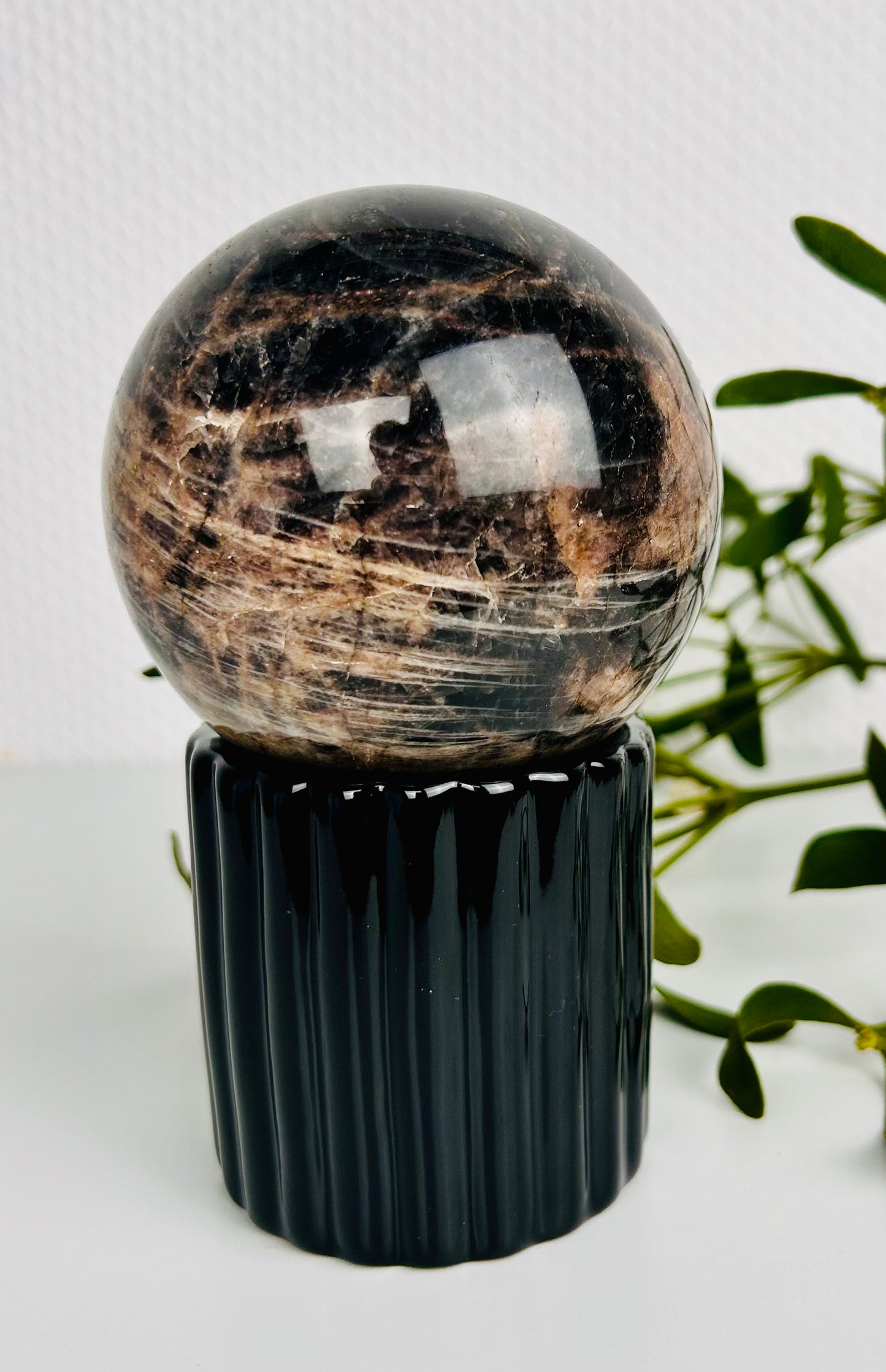 Sphère sombre en pierre de lune | Unique