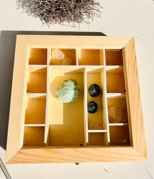 Boîte de tri avec fenêtre de visualisation en bois