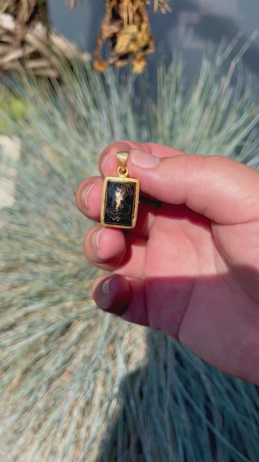 Pendentif Nuummite – Argent 925 plaqué or | Pièce unique