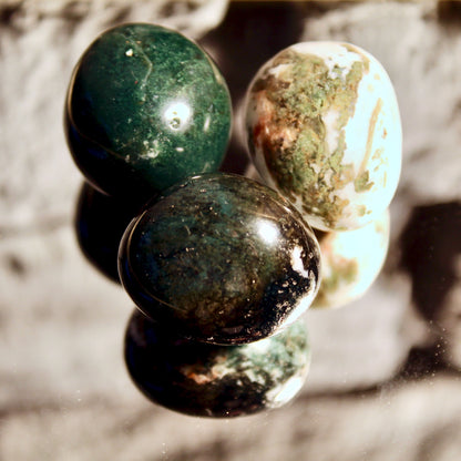 Pierre roulée en agate mousse