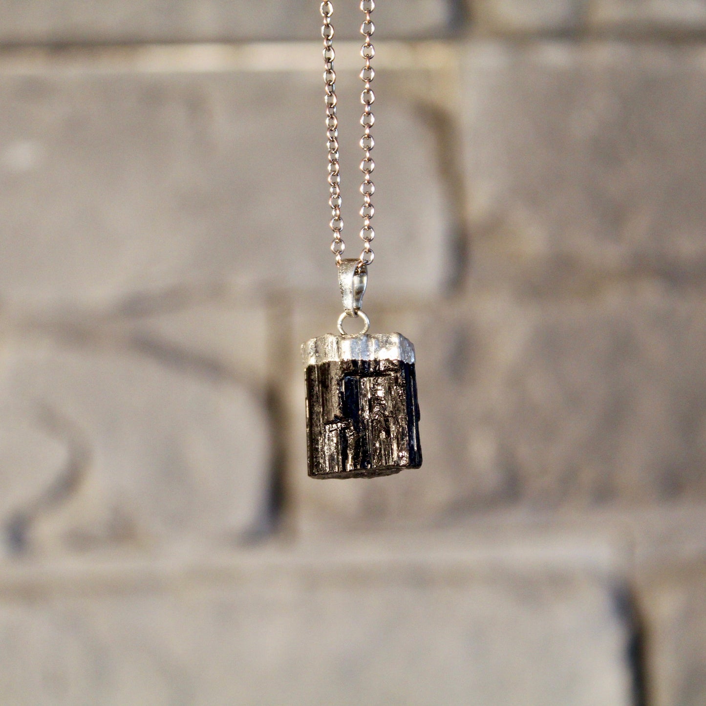 Collier avec pendentif en tourmaline noire en argent | cordon en cuir inclus