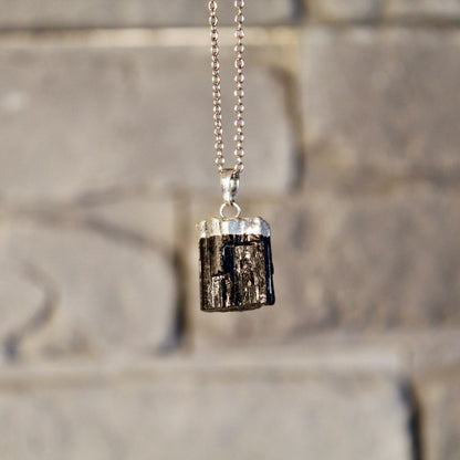 Collier avec pendentif en tourmaline noire en argent | cordon en cuir inclus
